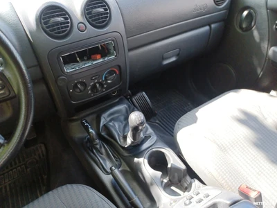 Jeep Cherokee 2004, kuva 6/22