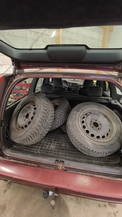 Volvo V70 Sportswagon 2,4 10V 1999, kuva 6/13