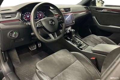 Skoda Superb 2019, photo 6/38