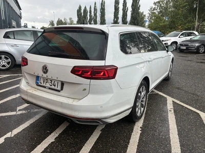 Volkswagen Passat 2020, photo 2/10