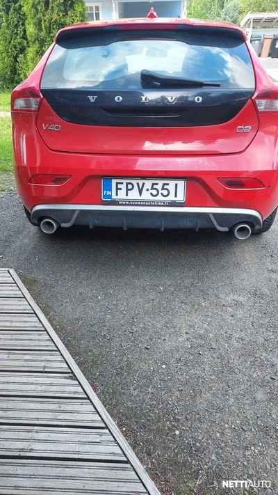Volvo V40 D2 Business R-Design 2015, kuva 3/10