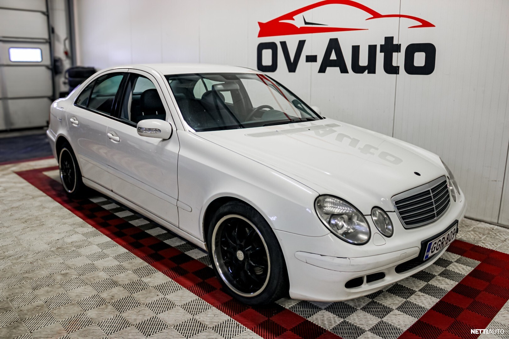 Mercedes-Benz E