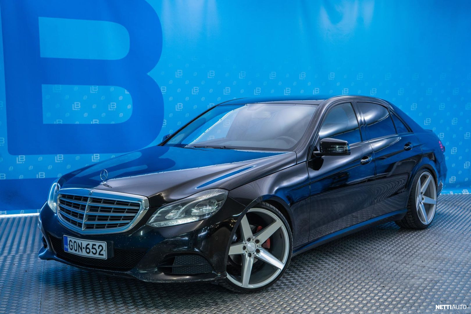 Mercedes-Benz E