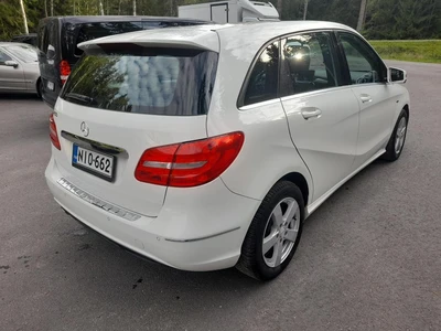 Mercedes-Benz B 200 2012, kuva 3/10