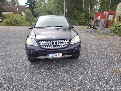 Mercedes-Benz ML 500 4Matic A 2005, kuva 2/8