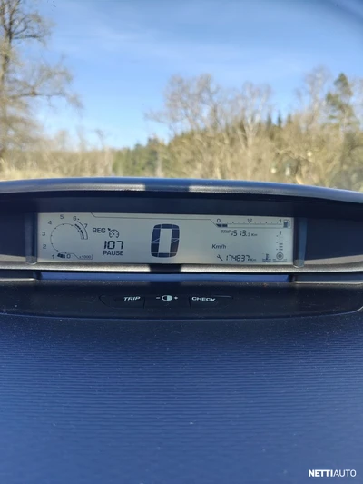 Citroen C4 2010, photo 6/11