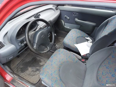 Nissan Micra 1,0 Avec 3d 1997, photo 3/4