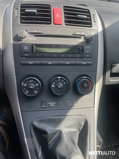 Toyota Auris 1,4 VVT-i Linea Terra 5ov 2008, photo 6/12