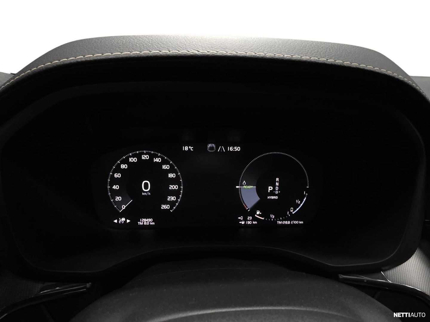 Volvo XC60 2020, photo 7/18