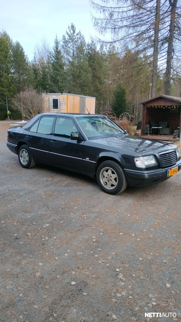 Mercedes-Benz 124