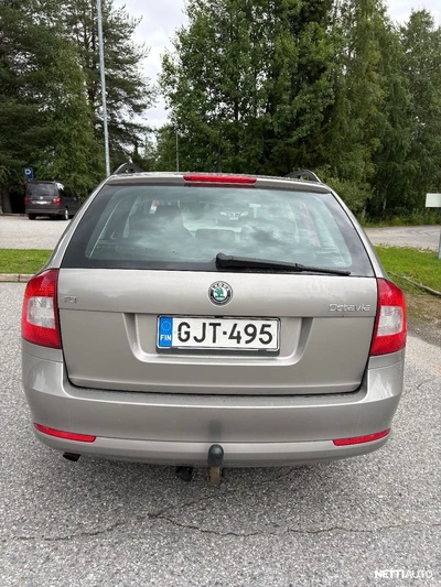 Skoda Octavia Combi 1,6 TDI Ambiente 2011, kuva 7/9