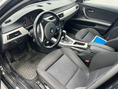 BMW 325 2010, photo 4/5