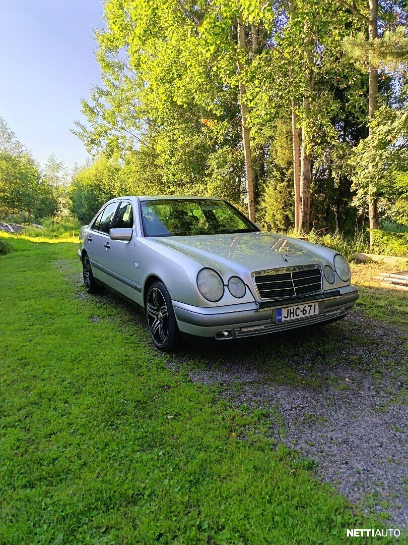 Mercedes-Benz E