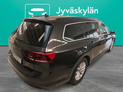 Volkswagen Passat 2023, photo 4/13