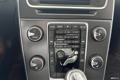 Volvo V60 D2 Momentum Business aut 2013, photo 6/10