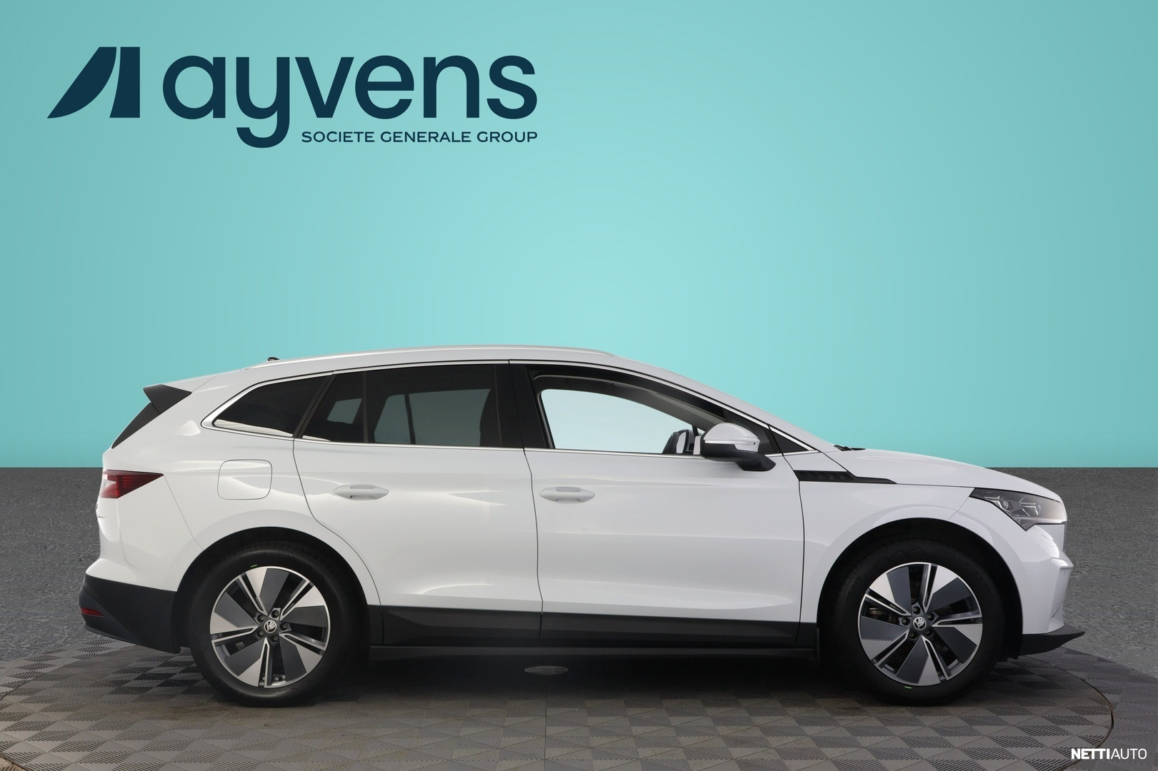 Skoda Enyaq 2023, photo 3/20