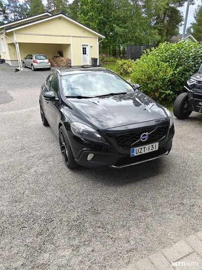 Volvo V40 Cross Country D2 Momentum 2015, photo 7/7