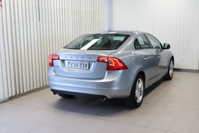 Volvo S60 T4 Momentum 2015, photo 4/20