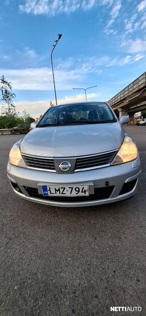 Nissan Tiida