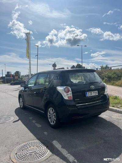 Toyota Verso 2011, photo 3/14