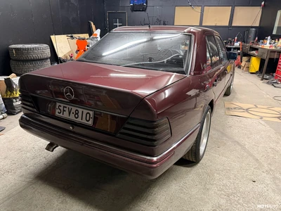 Mercedes-Benz 300 E 1992, kuva 4/6