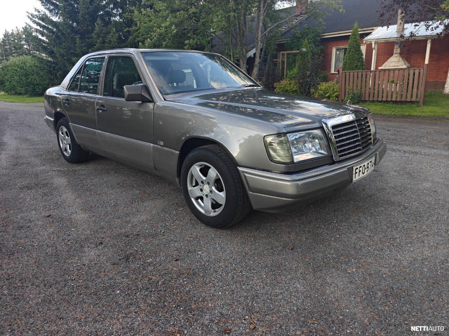 Mercedes-Benz E 250