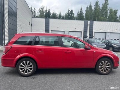 Opel Astra 2010, kuva 7/10