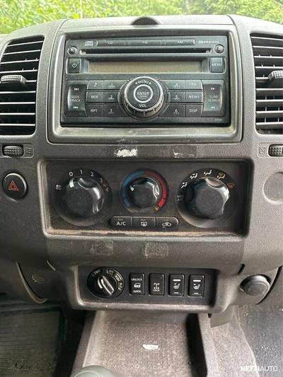 Nissan Navara 2008, kuva 7/10