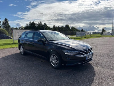 Volkswagen Passat 2022, photo 4/5
