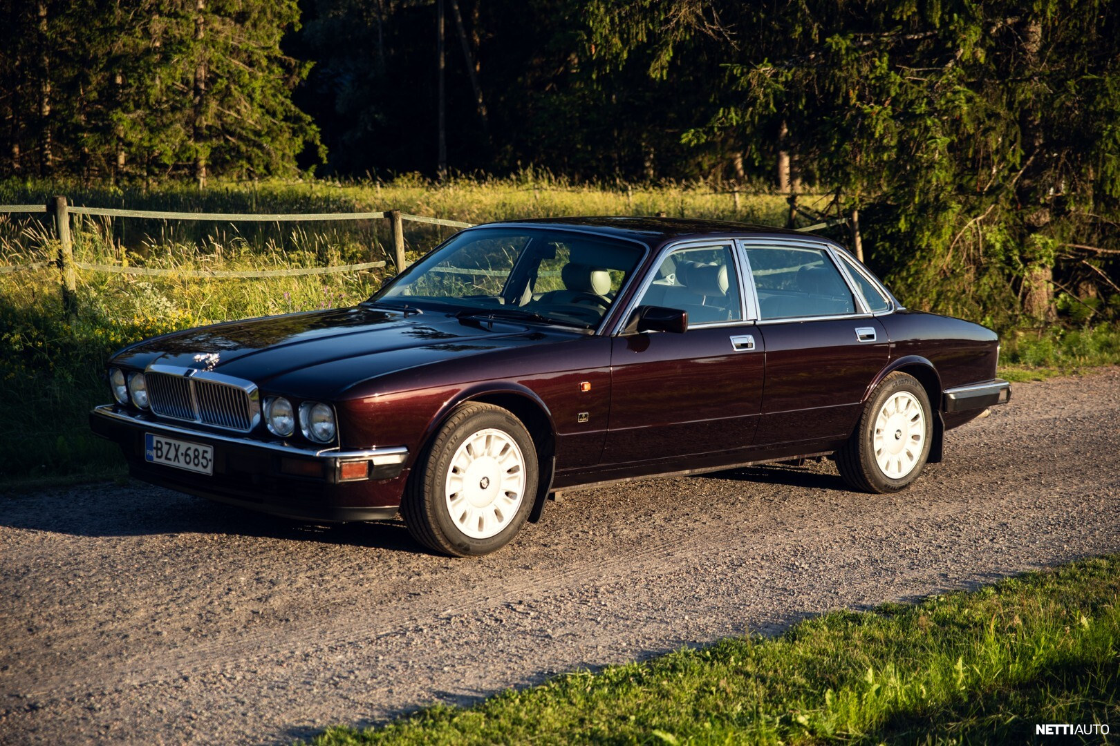 Jaguar XJ6