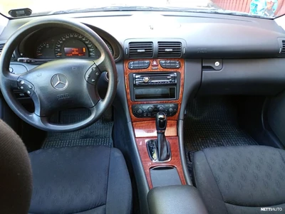 Mercedes-Benz C 200 CDI 2003, kuva 6/8