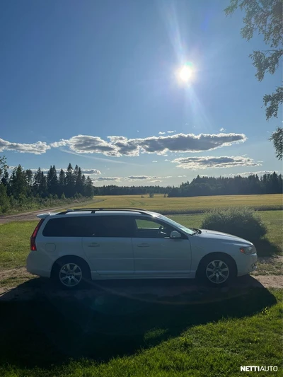Volvo V70 D5 AWD Momentum aut 2009, kuva 3/9