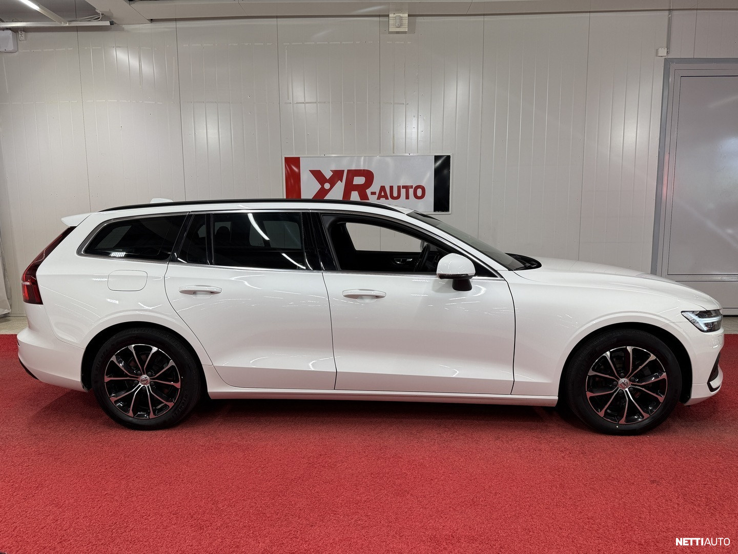 Volvo V60 2021, photo 5/22
