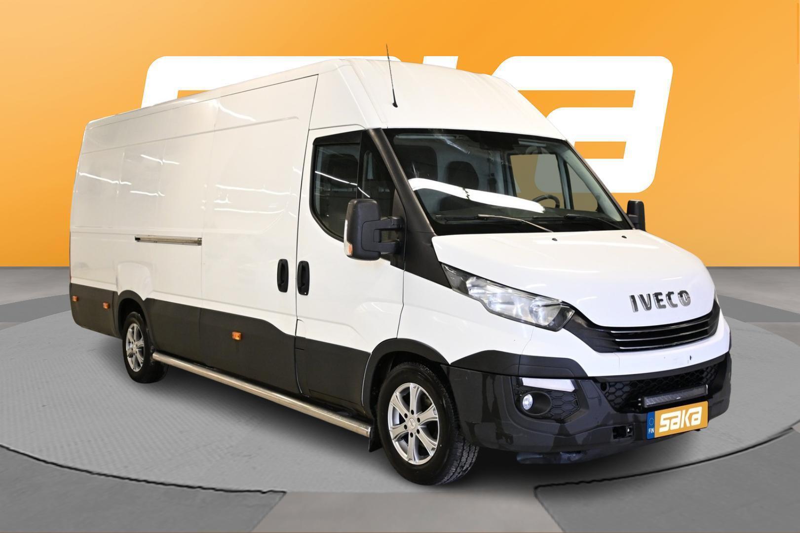 Iveco Daily ** Suomi-auto / Webasto / Koukku / Pitkämalli / Lisävalot / Vakkari / 2x renkaat