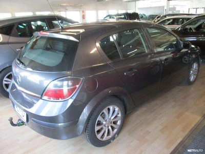 Opel Astra 2009, kuva 4/8