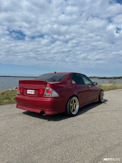 Lexus IS 2002, photo 2/9