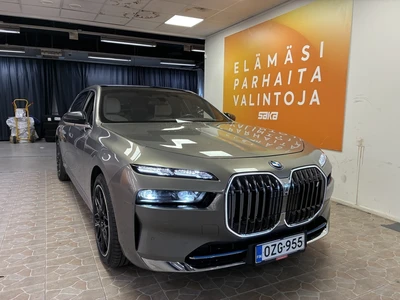 BMW i7 G70 xDrive 60 2023, kuva 1/13