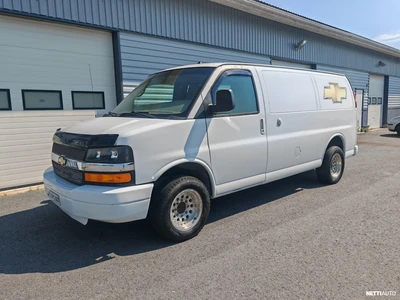 Chevrolet Express 2500 2011, kuva 1/12