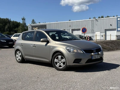 Kia Ceed 2010, photo 1/7
