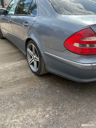 Mercedes-Benz E 220 2003, kuva 5/12