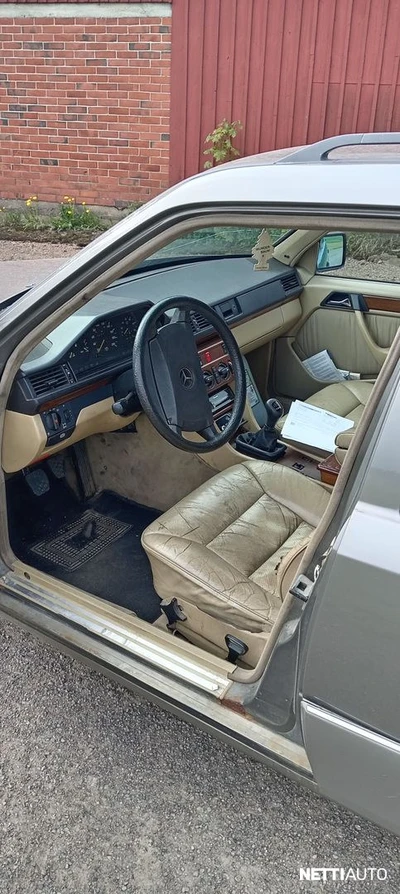 Mercedes-Benz 300 1992, kuva 4/7