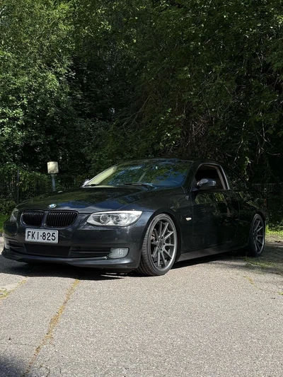 BMW 325 2010, kuva 1/24