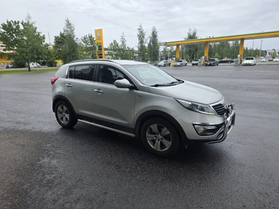 Kia Sportage 2,0 AWD CRDi-R EX 2011, kuva 4/8