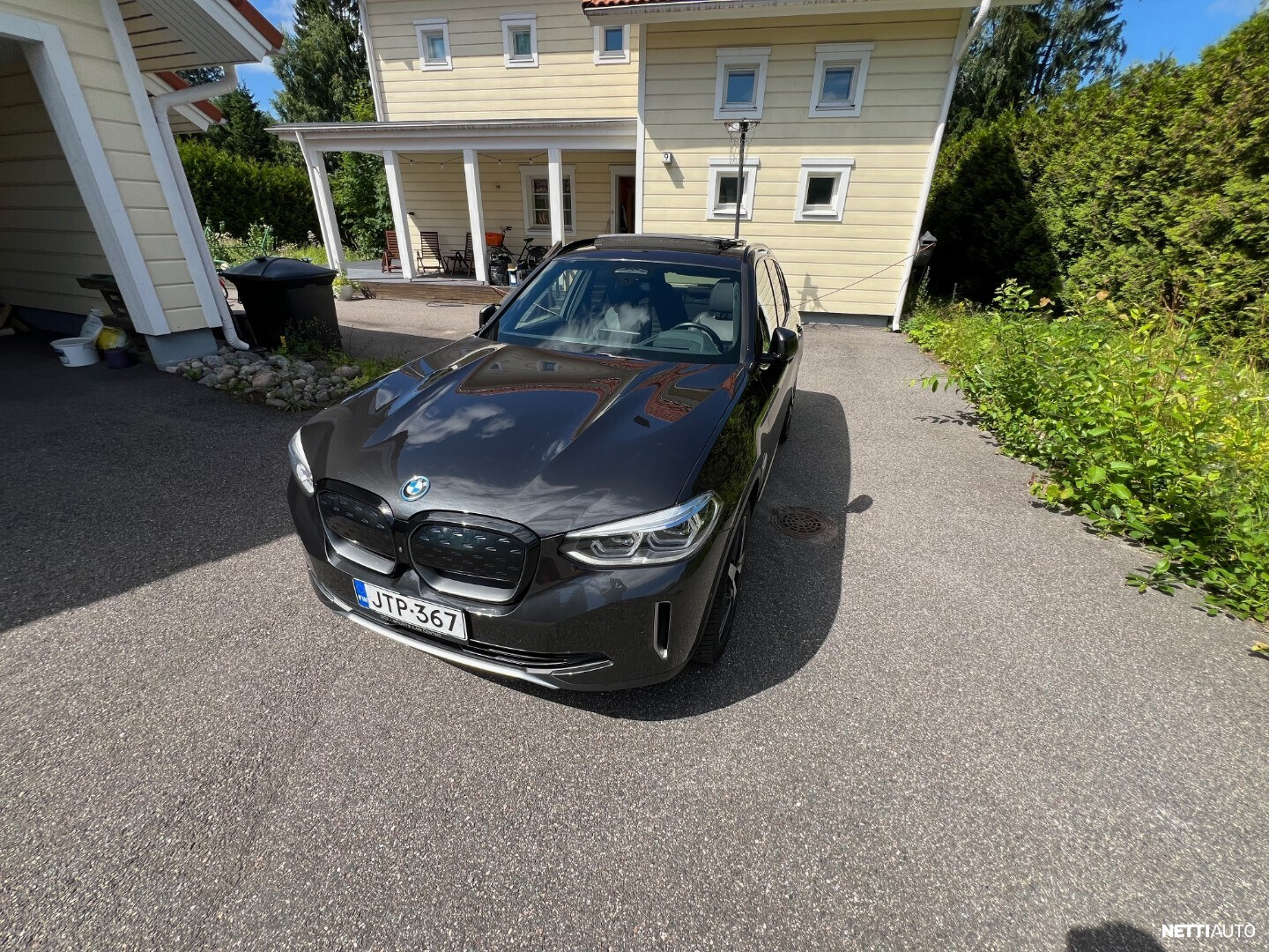 BMW iX3