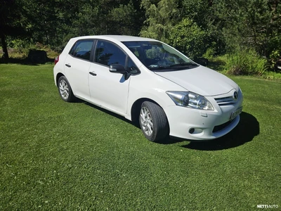 Toyota Auris 2010, photo 1/24