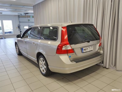 Volvo V70 2,4D D5 Momentum aut 2008, photo 4/14