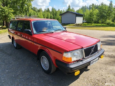 Volvo 240 1987, kuva 2/10