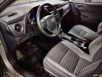 Toyota Auris 1,8 Hybrid Active 2016, photo 3/21