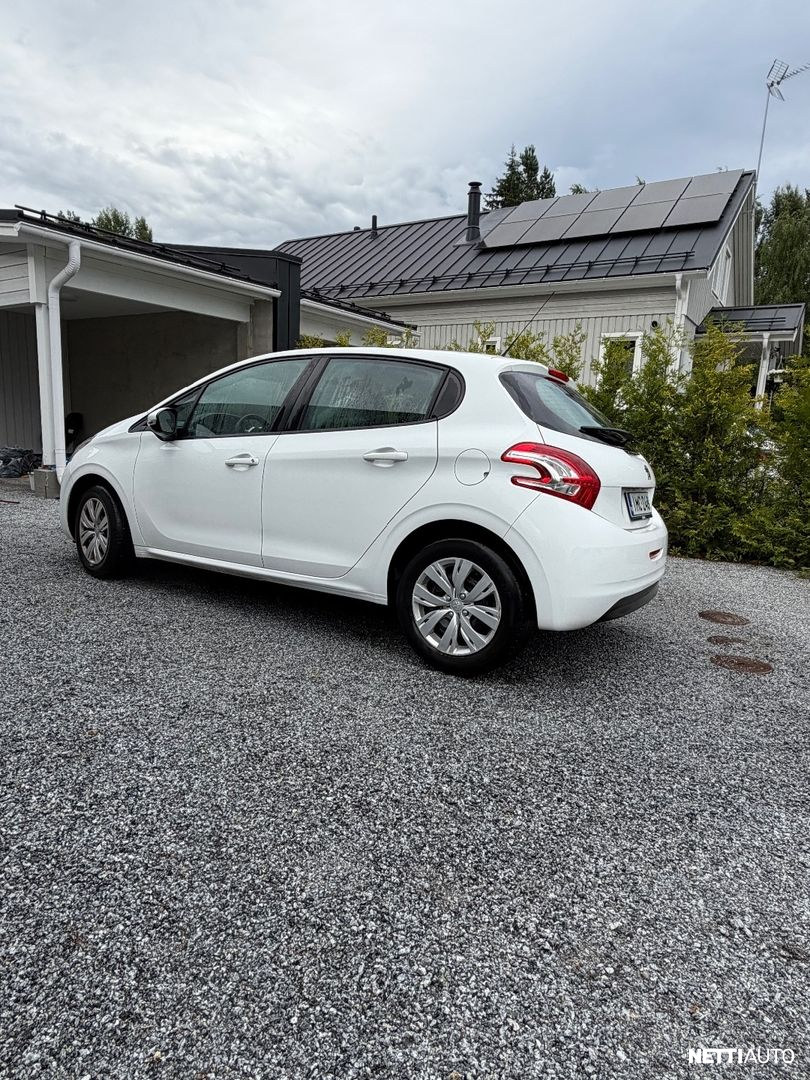 Peugeot 208 2014, kuva 6/20