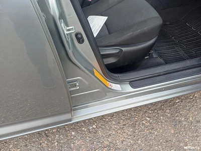 Toyota Avensis 2010, kuva 7/10